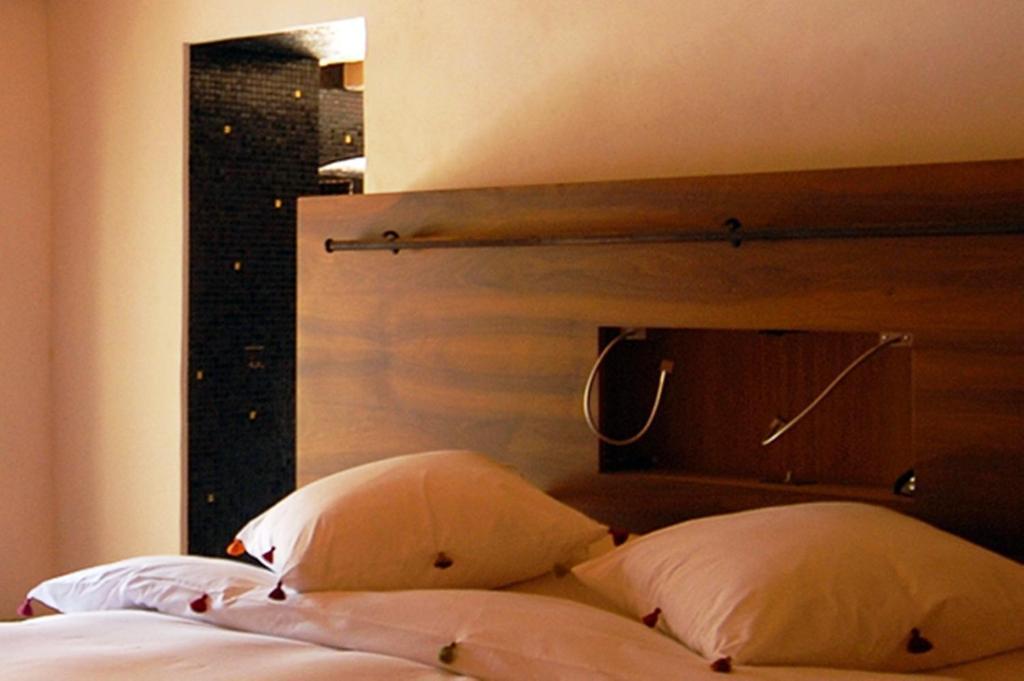 Chateau Le Rosey Hotel Nyon Room photo